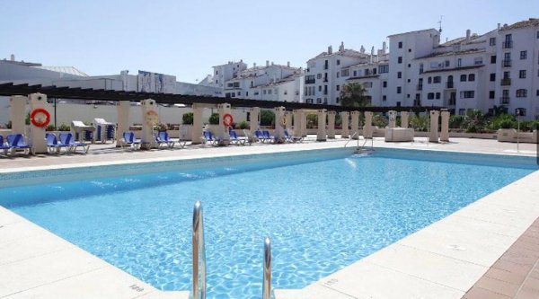 Marina Mariola Marbella, Vista Jardín y Montaña